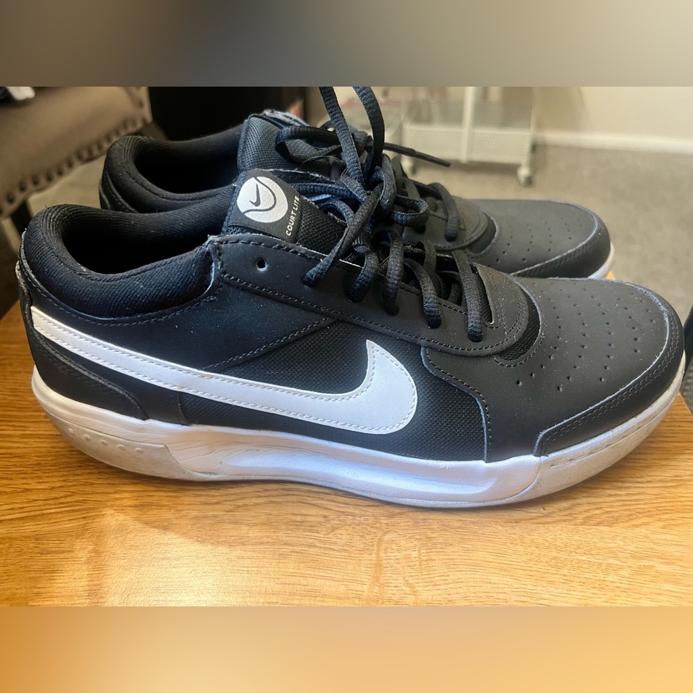 Nike Men's Black and White Court Zoom Lite 3 Shoes